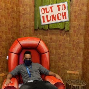 Meet your Posher, Manuel